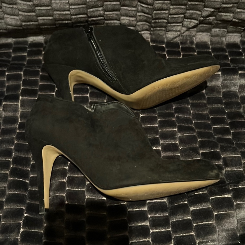 Nine West Black velvet booties